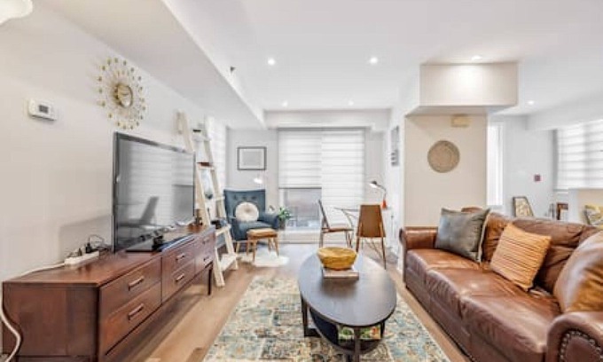 Richmond Hill House | Charming Oasis In Richmond Hill