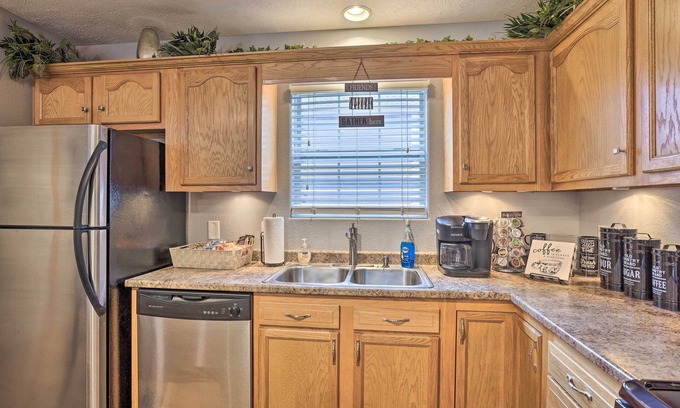 McArdle Condo | Charming Omaha Condo - 13 Miles to Downtown!
