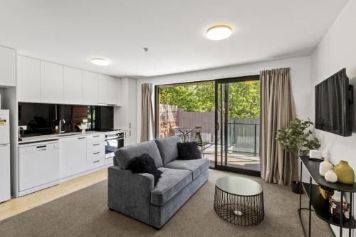 Queenstown Apartment | Charming on Fryer - Central Apt, walk to town