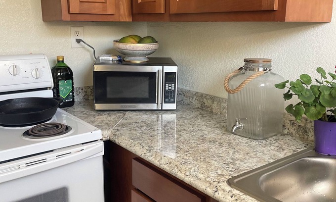 South Mountain Apartment | Charming one -bedroom apartment with AC, WiFi ,Sparkling pool and laundry unit