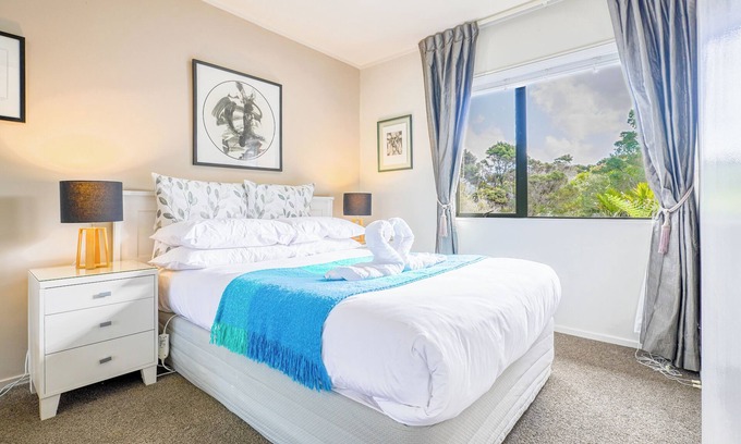 Greenhithe House | Charming one bedroom Guest House Retreat