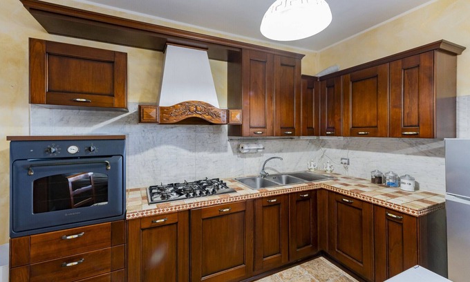 Ortona Apartment | Charming Ortona Apartment - Private Parking!