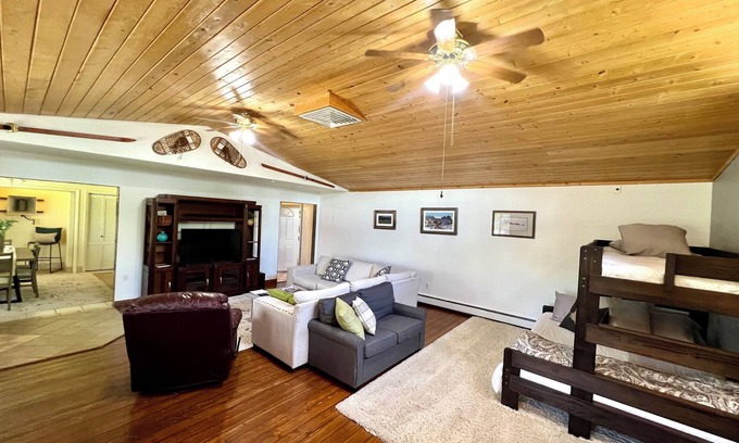 Cody House | Charming, pet friendly home close to area attractions in beautiful Cody!