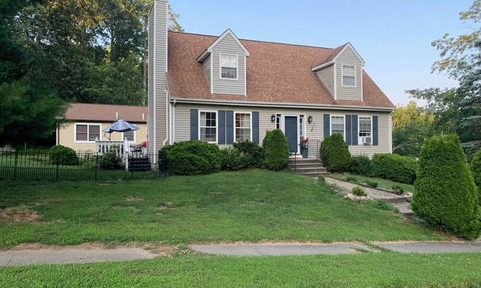 Old Mystic House | Charming pet friendly Mystic Cape Cod house.