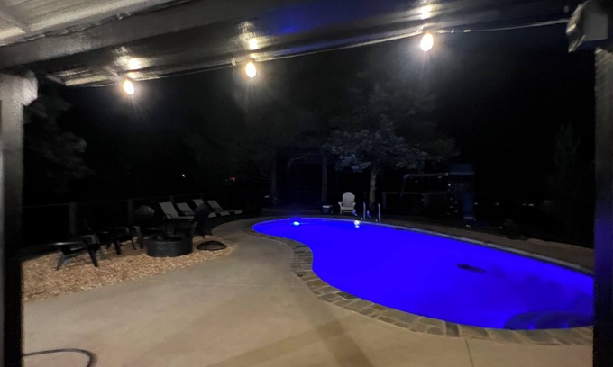 Broken Arrow House | Charming Pool House -Rose District - Broken Arrow