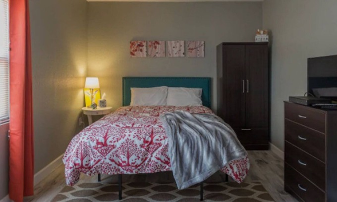 Greater Northdale Apartment | Charming Private Guest House Studio, with pool access