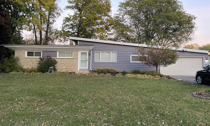 Menomonee Falls House | Charming remodeled 2-bedroom furnished home in safe, delightful Menomonee Falls