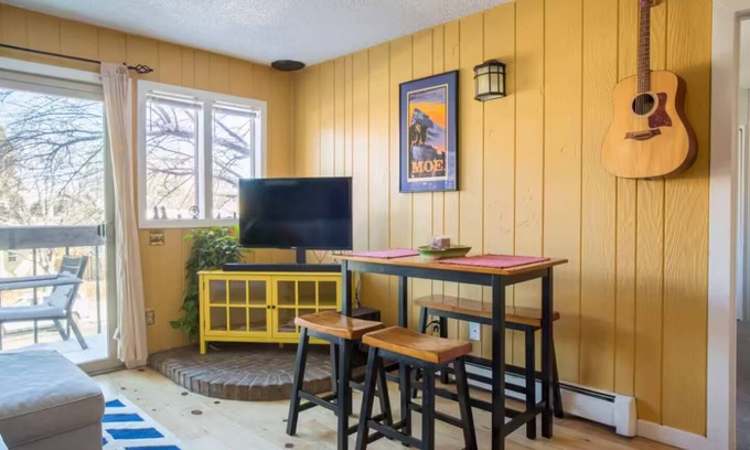 Flagstaff Condo | Charming, remodeled 2-bedroom condo with WiFi, AC in gorgeous Boulder