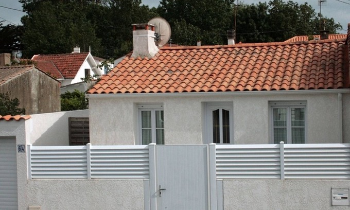 La Tranche-sur-Mer House | Charming Renovated House Near Beach and Shops with Private Garden