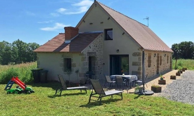 Franchesse Cottage | Charming Renovated Farmhouse with Garden, Ideal for Nature Lovers and Accessible for All