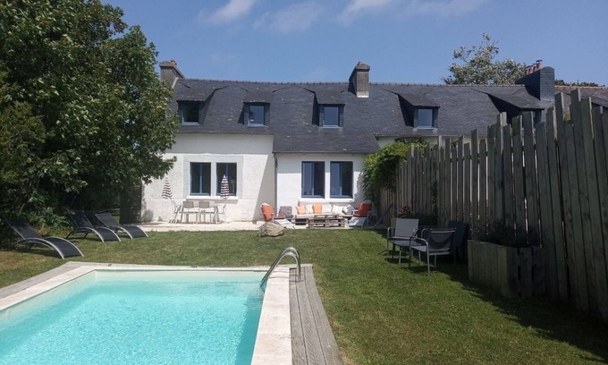 Porspoder House | Charming renovated farmhouse - private heated pool 300m from the beach