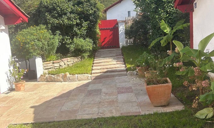 Ascain House | Charming renovated house at the foot of hiking trails, 10 MN from sea and golf courses