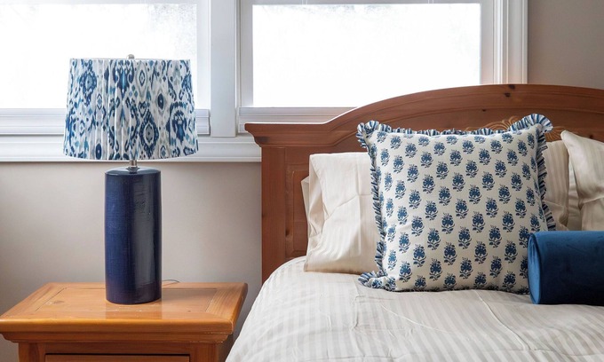 Wayzata House | Charming Retreat close to Wayzata Downtown - The Gilded Loon