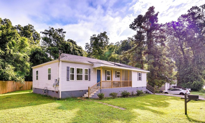 Rome House | Charming Rome Home - Steps from Historic Downtown!