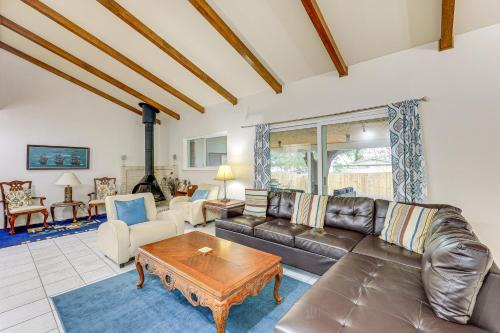 Medical Center District House | Charming San Antonio Abode about 10 Mi to River Walk!