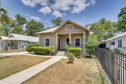 Southside House | Charming San Antonio Home 5 Mi to Downtown!