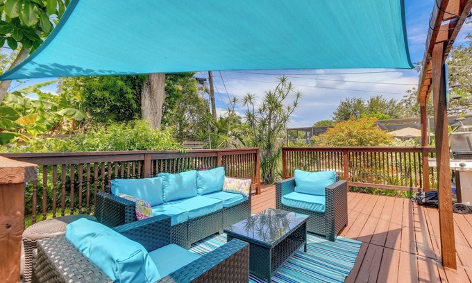 Gulf Gate Estates House | Charming Sarasota Home w/Deck, 3 Mi to Beaches!