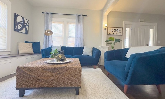 Lee's Summit House | Charming Single Level Home