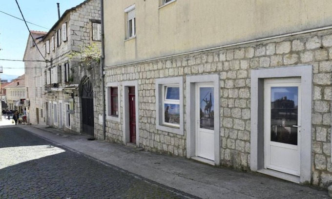 Sinj Apartment | Charming Sinj Town Studio Apartments - Studio Apartments