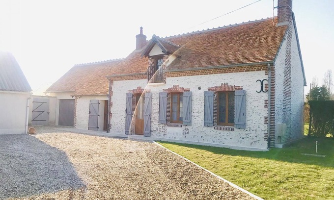 Mur-de-Sologne Cottage | Charming Sologne Home: Garden, Terrace, Near Châteaux and ZooParc