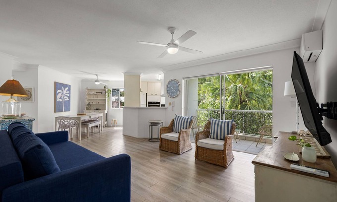 Burleigh Heads Apartment | Charming Spacious 2-Bedroom Getaway in Central Burleigh Heads