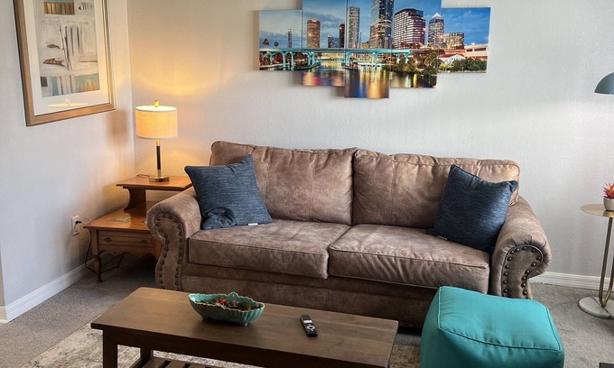 Port Richey Apartment | Charming & Spacious 2 beds/1 bath, Free Parking in Port Richey