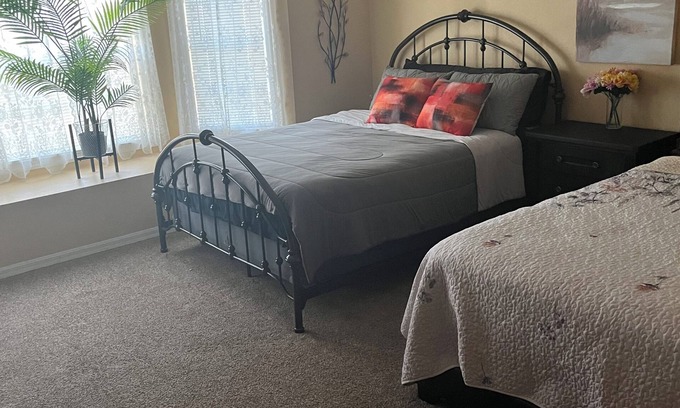 Riverview House | Charming spacious bedroom and private bath. No kitchen access