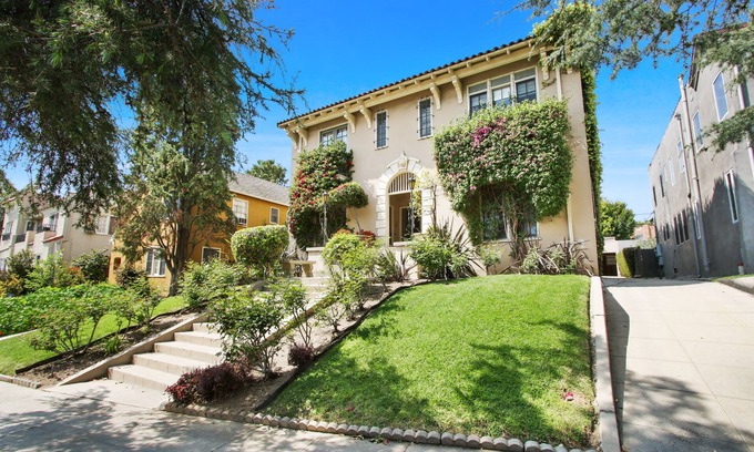 Larchmont Apartment | Charming, spacious suite with hardwood floors, steps to Larchmont Village!