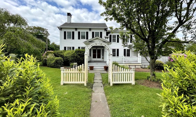 Spring Lake Heights House | Charming Spring Lake Victorian Home - Sleeps 12