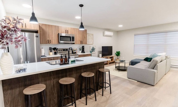 Winnipeg House | Charming St. Boniface home by Hospital & The Forks
