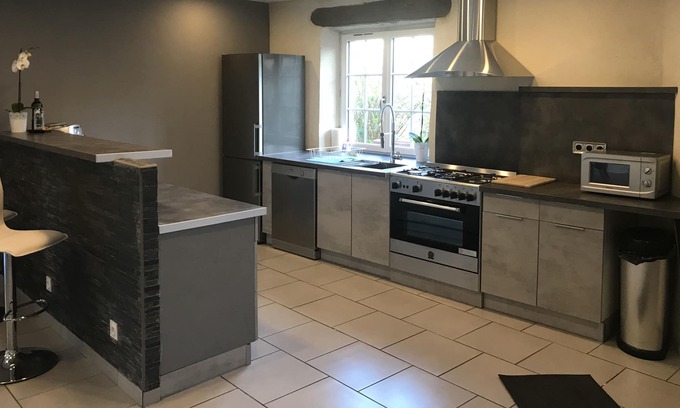 Vic-le-Comte Apartment | Charming stone cottage in the heart of vic le comte