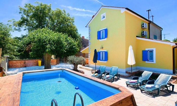 Nedescina House | Charming stone villa with wonderful garden and pool