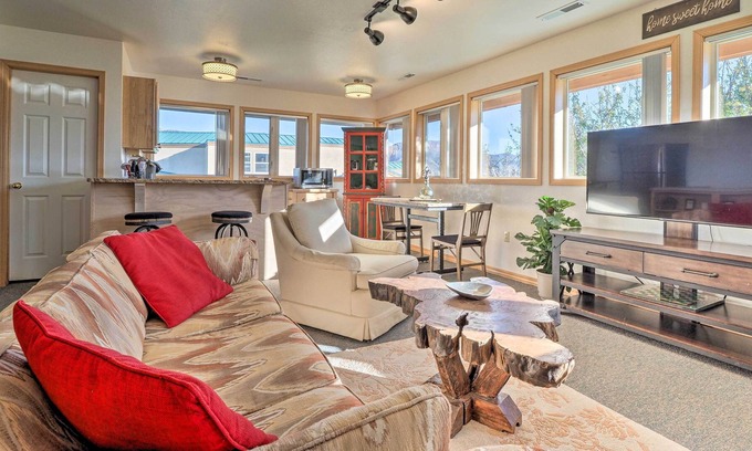 New Harmony Apartment | Charming Studio - 3 Miles From Kolob Canyons!