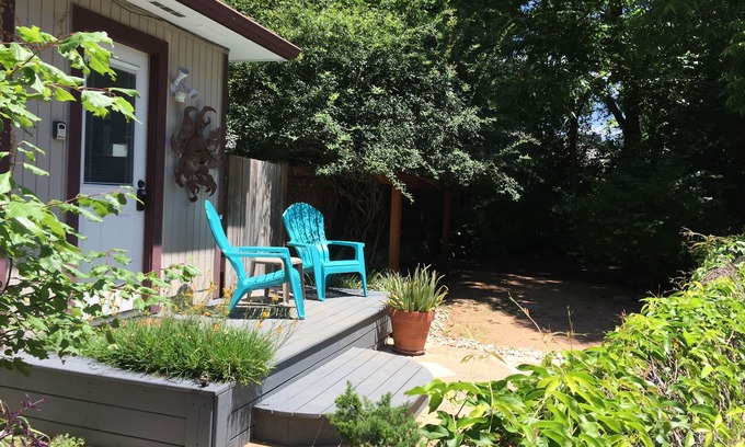 Austin Apartment | Charming Studio Apartment in East Austin - Near Downtown and UT (OL2016046974)