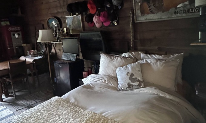 Vashon Island House | Charming Studio Barn on Vashon Island with Salish Sea Views