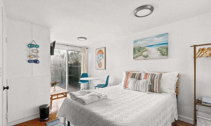 West Harwich Condo | Charming Studio Dennis Port Getaway with WiFi and AC - Close to Beach!