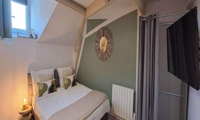 Cholet Apartment | Charming Studio in Historic Residence, Notre Dame View