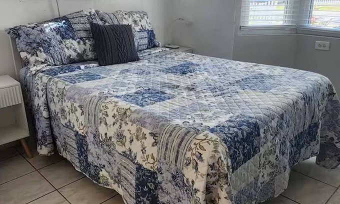 Historic Downtown Kissimmee Apartment | Charming studio in Kissimmee Near Disney, Universal and Malls