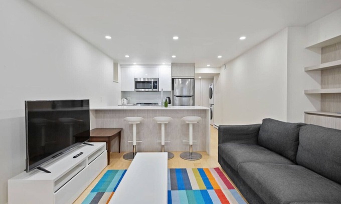 Plateau Mont Royal Apartment | Charming Studio in the Plateau