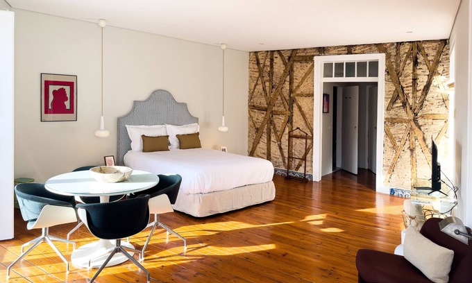 Sao Paulo Apartment | Charming Studio in the Heart of Lisbon