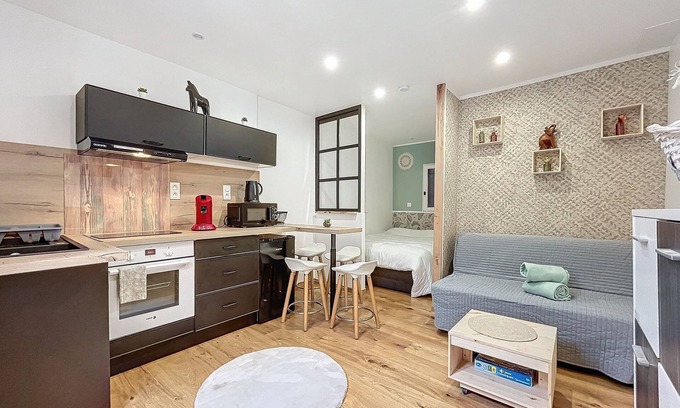 Centre Historique Apartment | Charming studio near the city center of Narbonne