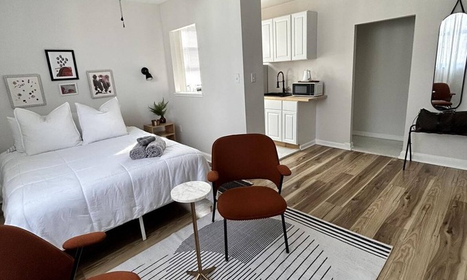 Point Breeze Apartment | Charming studio with AC and WiFi in superb Philadelphia