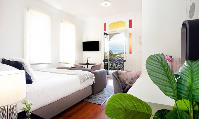 Glebe Apartment | Charming Studio With Balcony in Inner-City Glebe