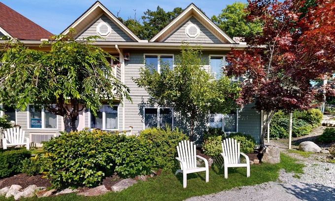 Edgecomb Apartment | Charming Studio with Stunning Bay Views, AC, and Internet