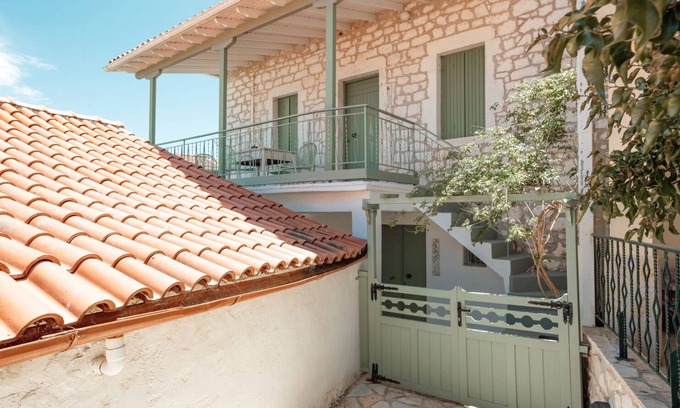 Spartochori Apartment | Charming suite at village centre - WiFi, parking, amenities nearby, shared pool