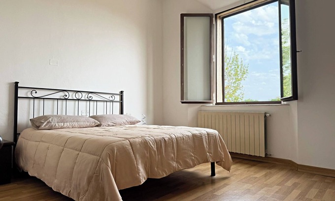 Colle di Val d'Elsa Apartment | Charming Tuscany Saloon - 2BR Apartment in Colle Val d'Elsa Center