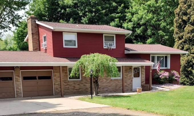 Girard House | Charming three bedroom home with spacious deck, near Elk Creek