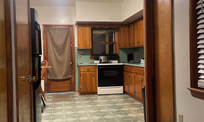 Steelton House | Charming town home in Steelton ,WiFi, tv, in the center of town with a yard.
