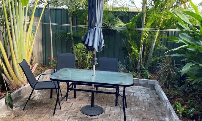 Tweed Heads House | Charming Townhouse.nRelax in our warm, townhouse just 8 min Kirra Coolangatta.