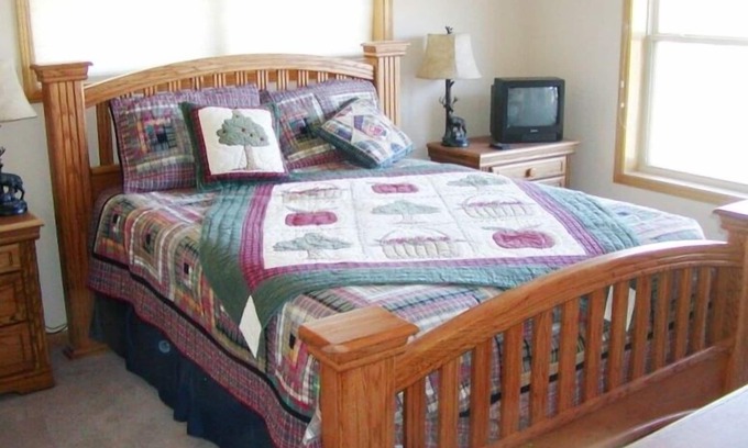 Dillon House | Charming townhouse on the shores of Lake Dillon